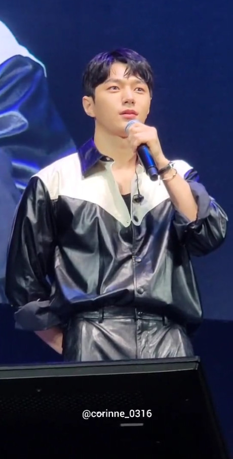 김명수 wearing PS077B